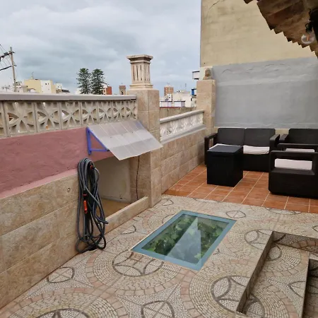 Casa Con Terraza A 10min De La Playa
