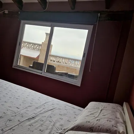 Casa Con Terraza A 10min De La Playa
